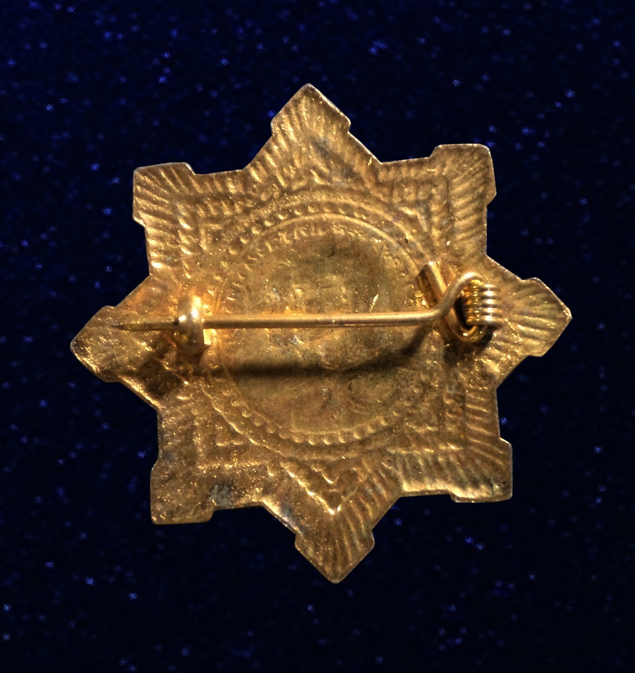 เข็มกลัด สาธารณะสงเคราะห์ยุทธภูมิ หลวงพ่อฤาษีลิงดำ วัดท่าซุง อุทัยธานี ปี2528