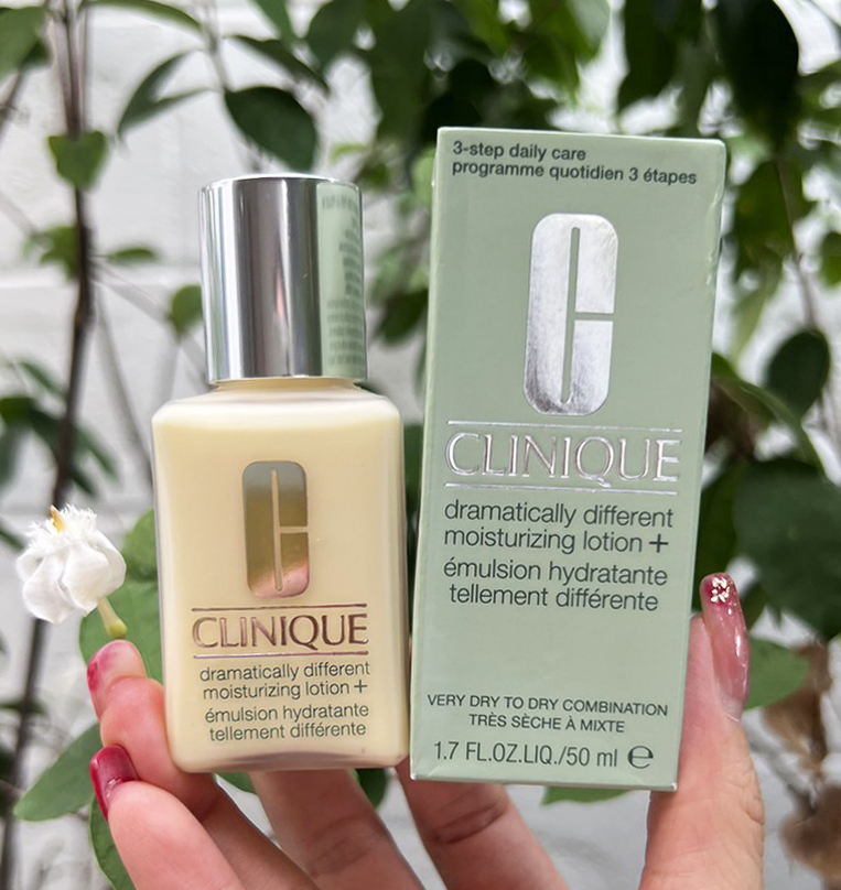 Clinique Dramatically Different Moisturizing Lotion+ ขนาด 50 ml.