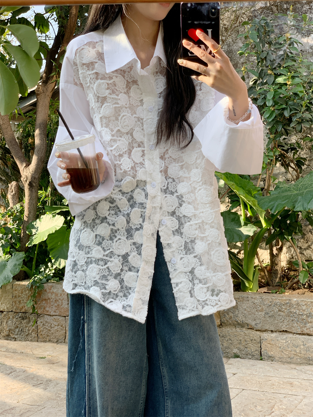 P30462 เสื้อเชิ้ตทรงโอเวอร์ไซส์ ผ้าฝ้ายผสมคอทตอนเนื้อดี สีขาว ชิ้นหน้าผ้าลูกไม้
