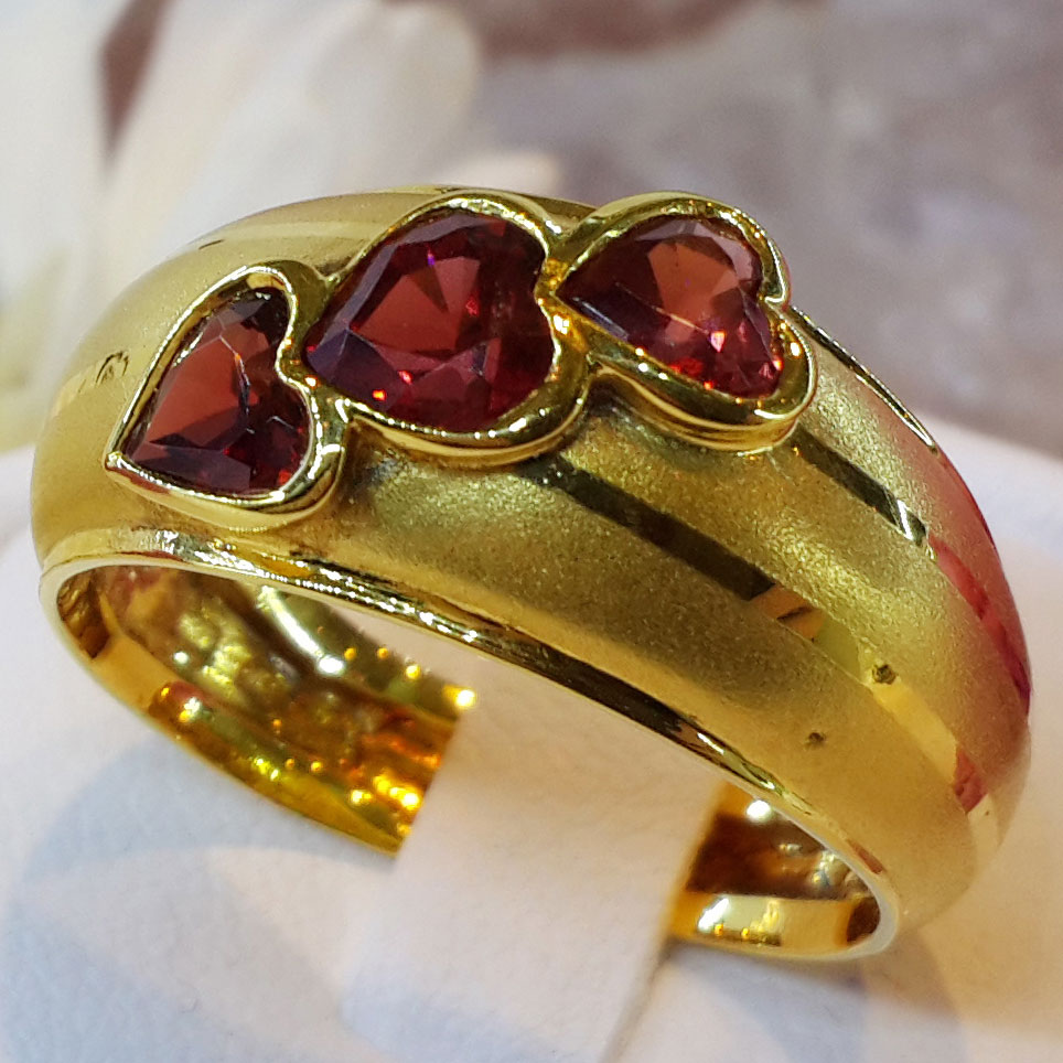แหวน Garnet โกเมน หัวใจสามแถววงใหญ่