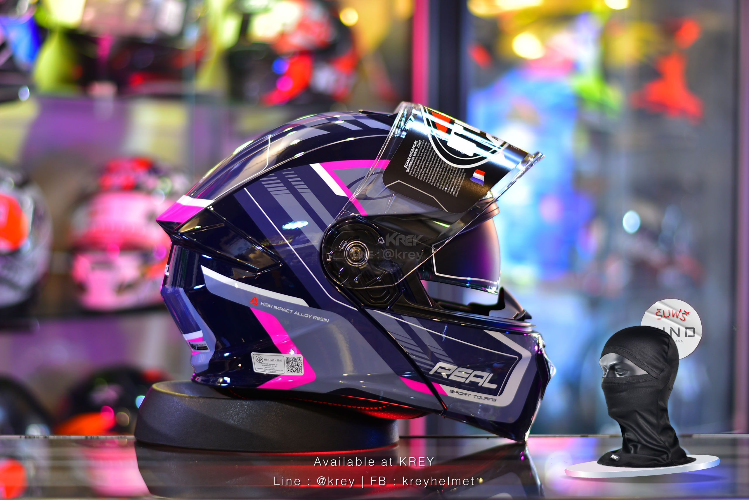 Real model Atlas Stratus Dark Blue Pink