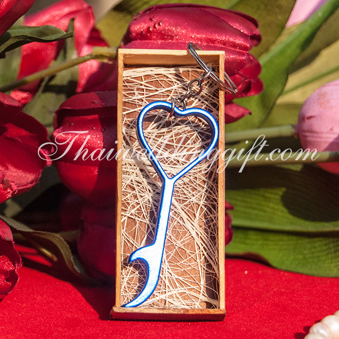 พวงกุญแจ ที่เปิดขวด ก้านหัวใจ แพ็คกล่องไม้