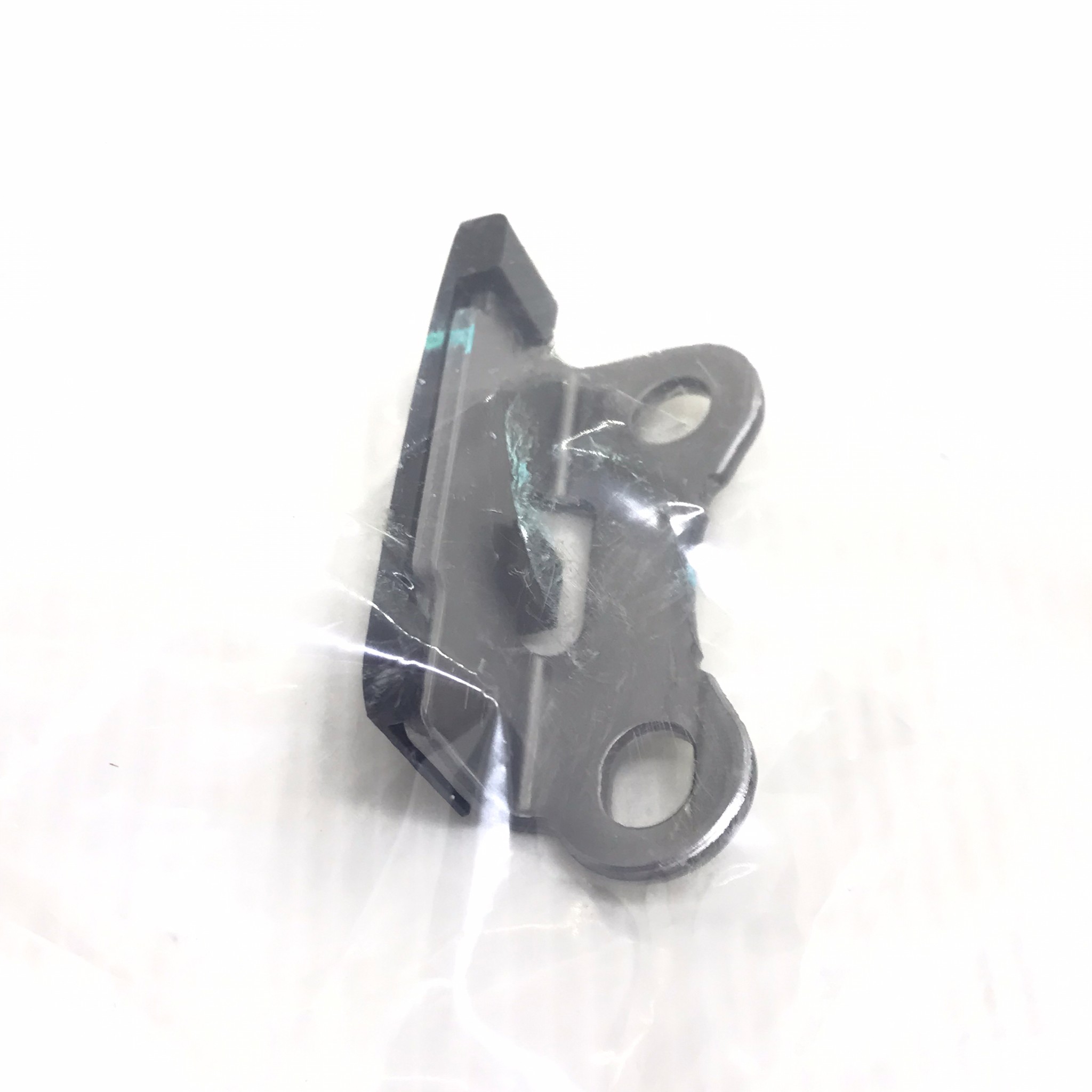 (แท้ศูนย์) ยางรองโซ่ราวลิ้น TOYOTA ด้านซ้าย(L) VIGO / FORTUNER / INNOVA / REVO ยี่ห้อ TOYOTA โตโยต้า รถตู้เบนซิน / วีโก้ / อินโนว่า / รีโว่ / ฟอร์จูนเนอร์ / 13563-0C011 Damper Chain Vibration