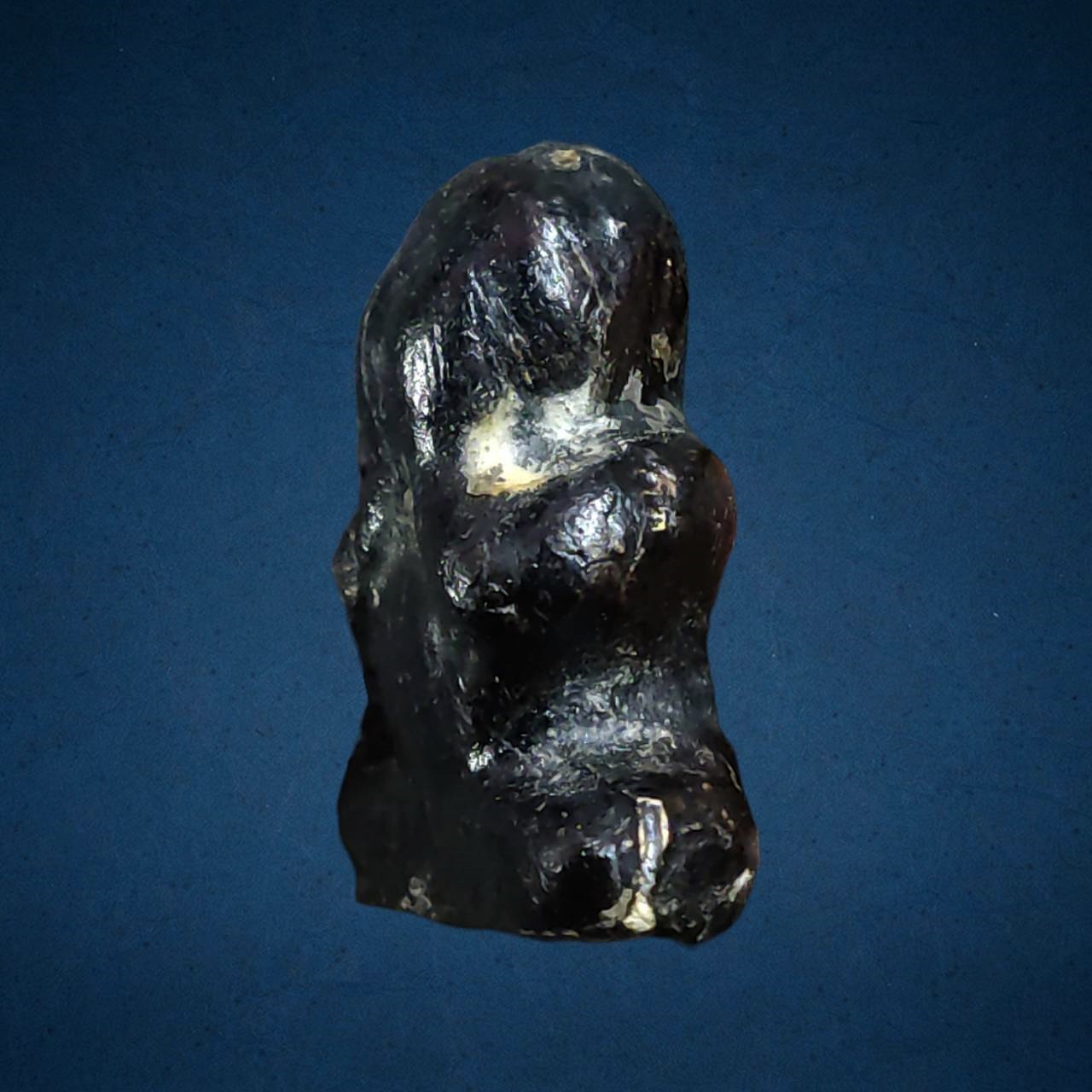 พระปิดตา หลวงพ่อทองสุข วัดสะพานสูง จ.นนทบุรี พิมพ์ตะพาบ เนื้อผงลงรัก