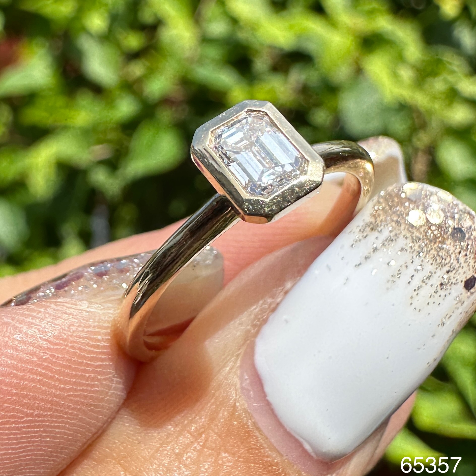 รหัส 65357 แหวน เพชรเดี่ยว Emerald Cut 0.40 กะรัต น้ำ 100 D color vs1 ทอง9K ขนาด 53 พร้อม Cert. GIA นน. 1.90 g