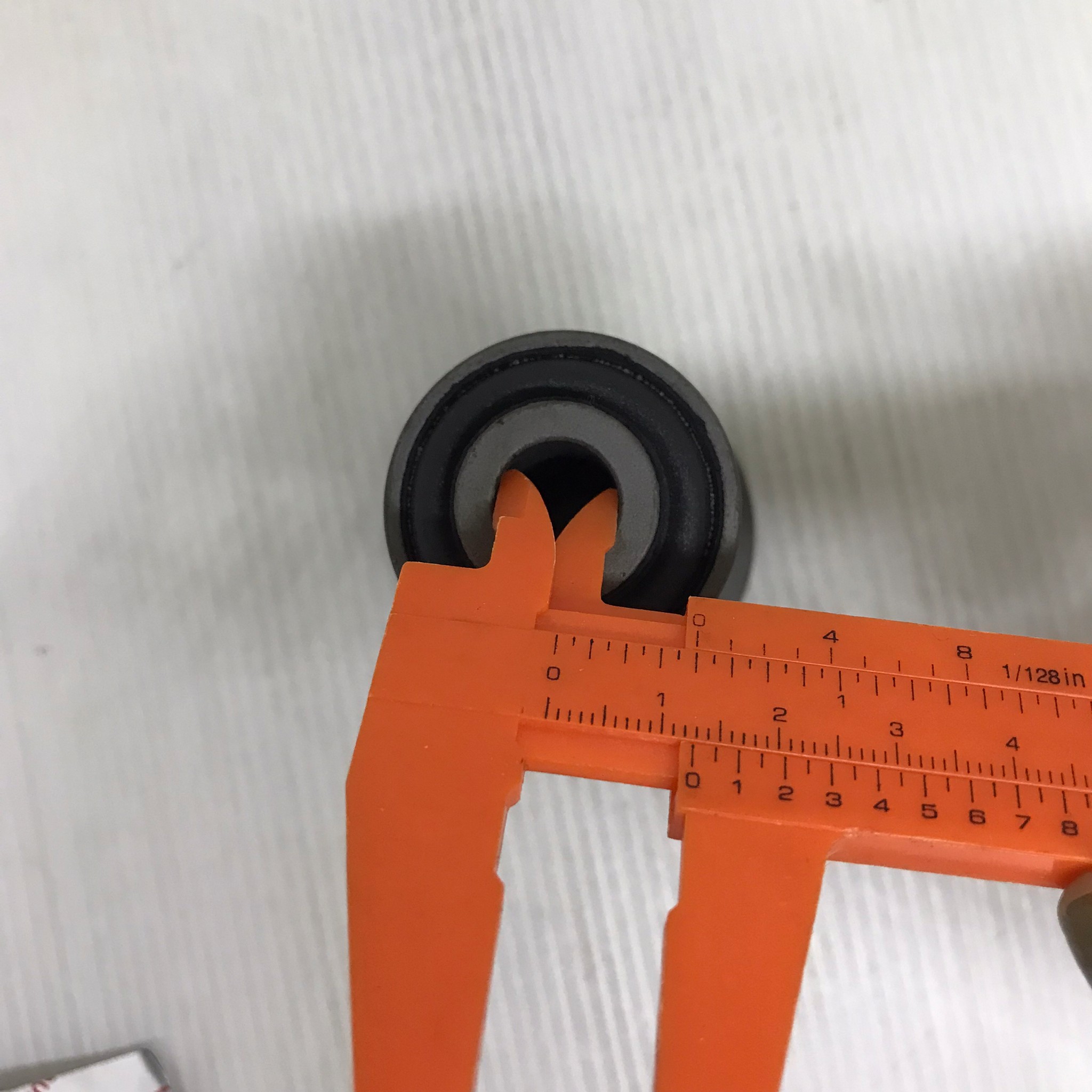 (1ตัว) บู๊ชปีกนก MITSUBISHI STRADA K64 ตัว ล่าง มิตซูบิชิ สตราด้า / LOWER / ARM BUSHING / ยี่ห้อ RBI เบอร์ MR132039 / M2444W