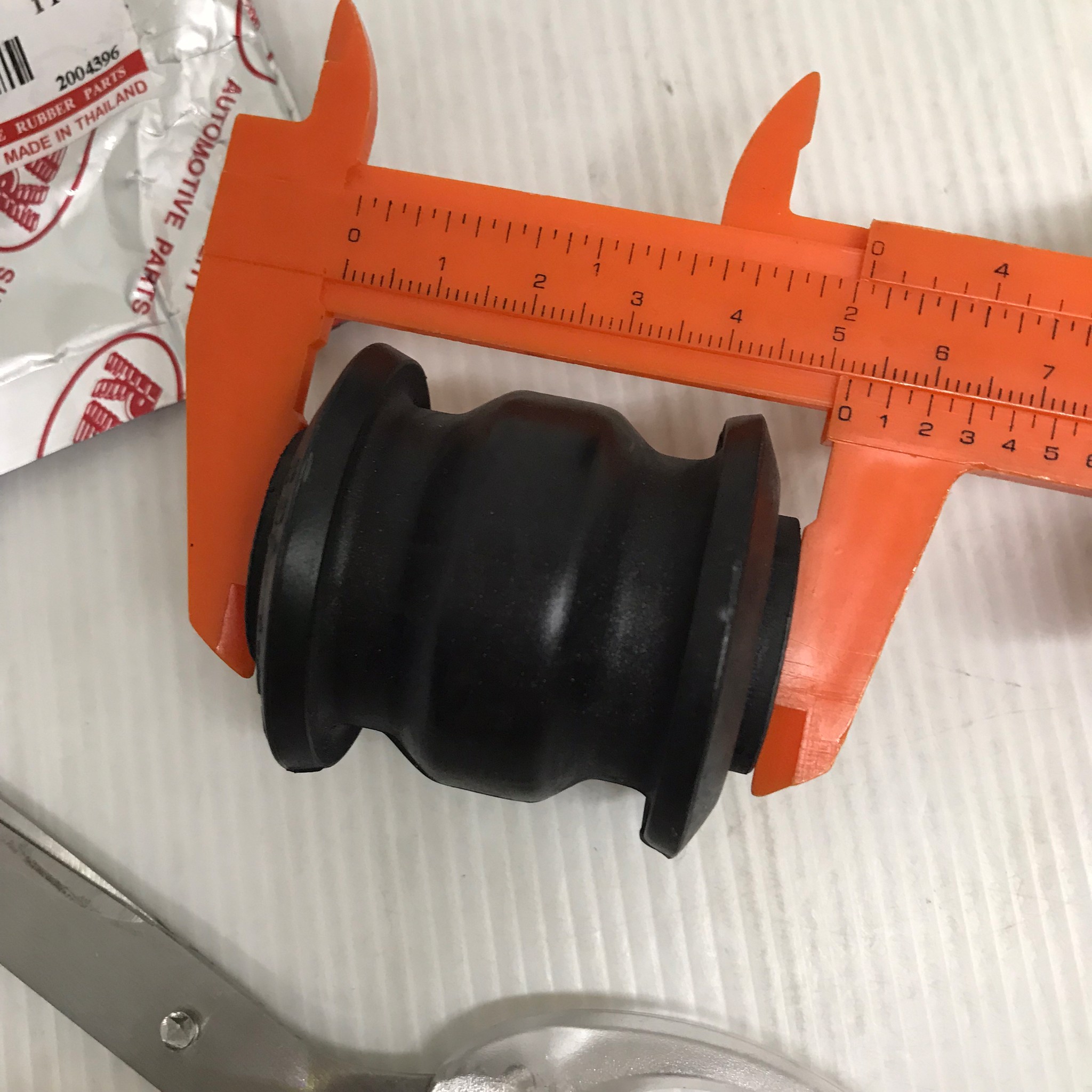 (1ตัว) บู๊ชปีกนก HONDA ตัวล่าง ตัวเล็ก City GM2 / Jazz GE ปี 2008-2013 / Brio/ Amaze ตัว ล่าง ฮอนด้า ซิตี้ แจ๊ส บริโเ อเมส / LOWER / SMALL ARM BUSHING ยี่ห้อ RBI เบอร์ 51360-TG0-T02S / O24304WS