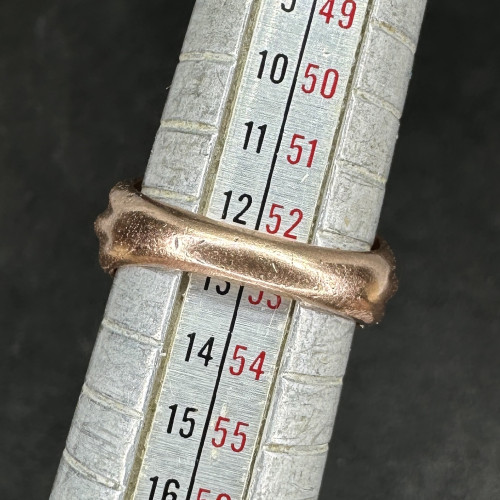 รหัส 62903 แหวน นาก40 หน้าโล่ห์ แกะลายเถาว์วัลย์ ขนาด 52.5 งานเก่า หลุดจำนำ สวยมาก นน. 13.90 g