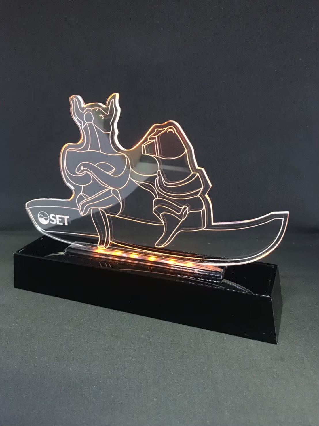 TROPHY004