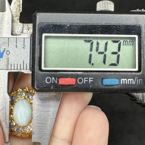 รหัส 61731 แหวน โอปอล ล้อมเพชรซีกลูกโลก เพชรหนา ทอง90 งานสวยมาก นน. 8.05 g