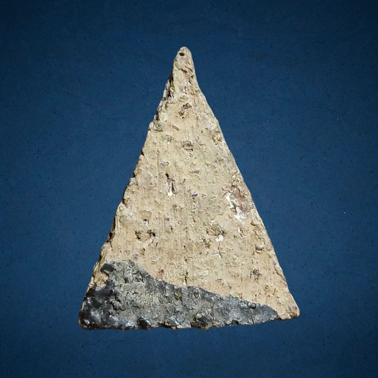 พระนางพญา กรุโรงทอ เนื้อดิน พิษณุโลก