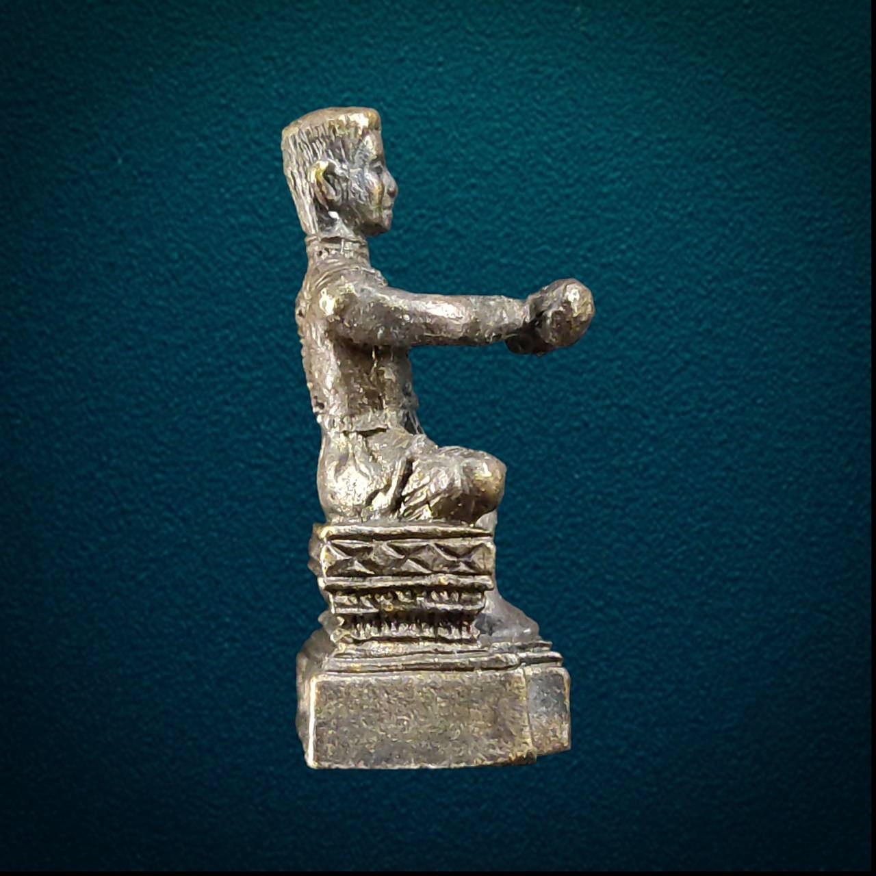 รูปหล่อสมเด็จพระนเรศวร วัดดอนเจดีย์ สุพรรณบุรี