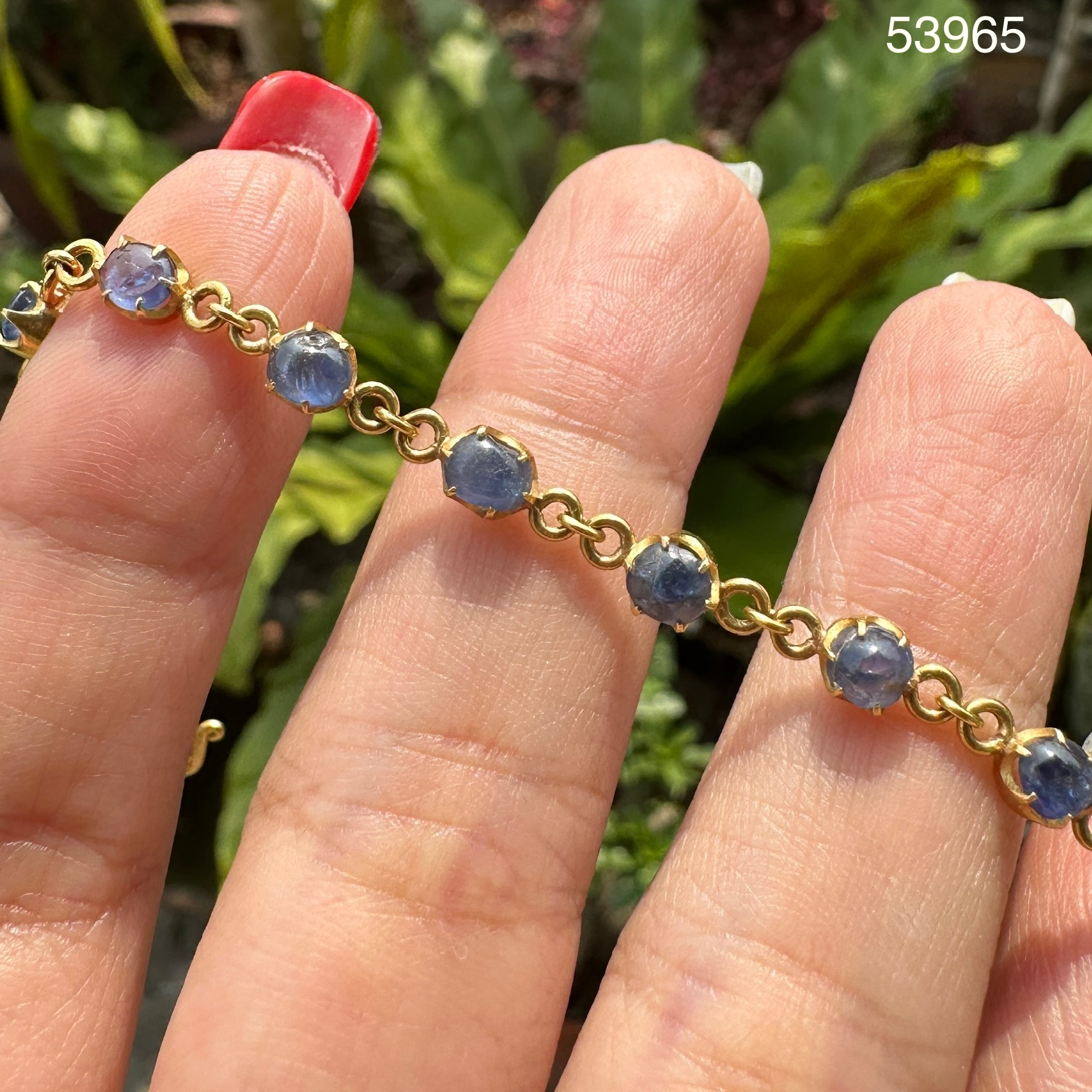 รหัส 53965 สร้อยข้อมือ นิหร่า ไพลิน หลังเบี้ย รอบเส้น ทอง90 งานเก่า หลุดจำนำ สวยมาก นน. 7.00 g
