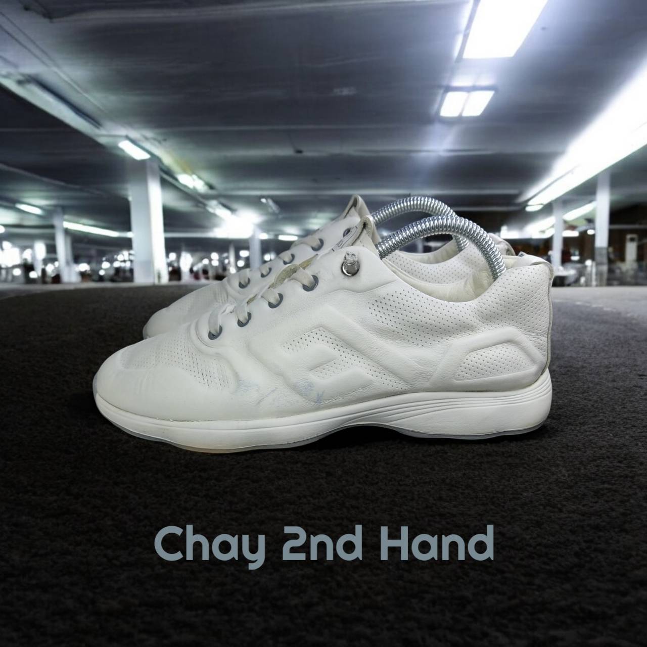 รองเท้ามือสอง SIZE#42 แบรนด์ดัง สภาพสวย ตรงปก SH42A37N268