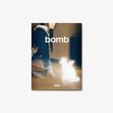 ( Pre-Order ) ILLIT 3rd Mini Album [ bomb ] Weverse ver * ไม่มี Poster พับในกล่อง * วางจำหน่าย 16 / 6 / 2025