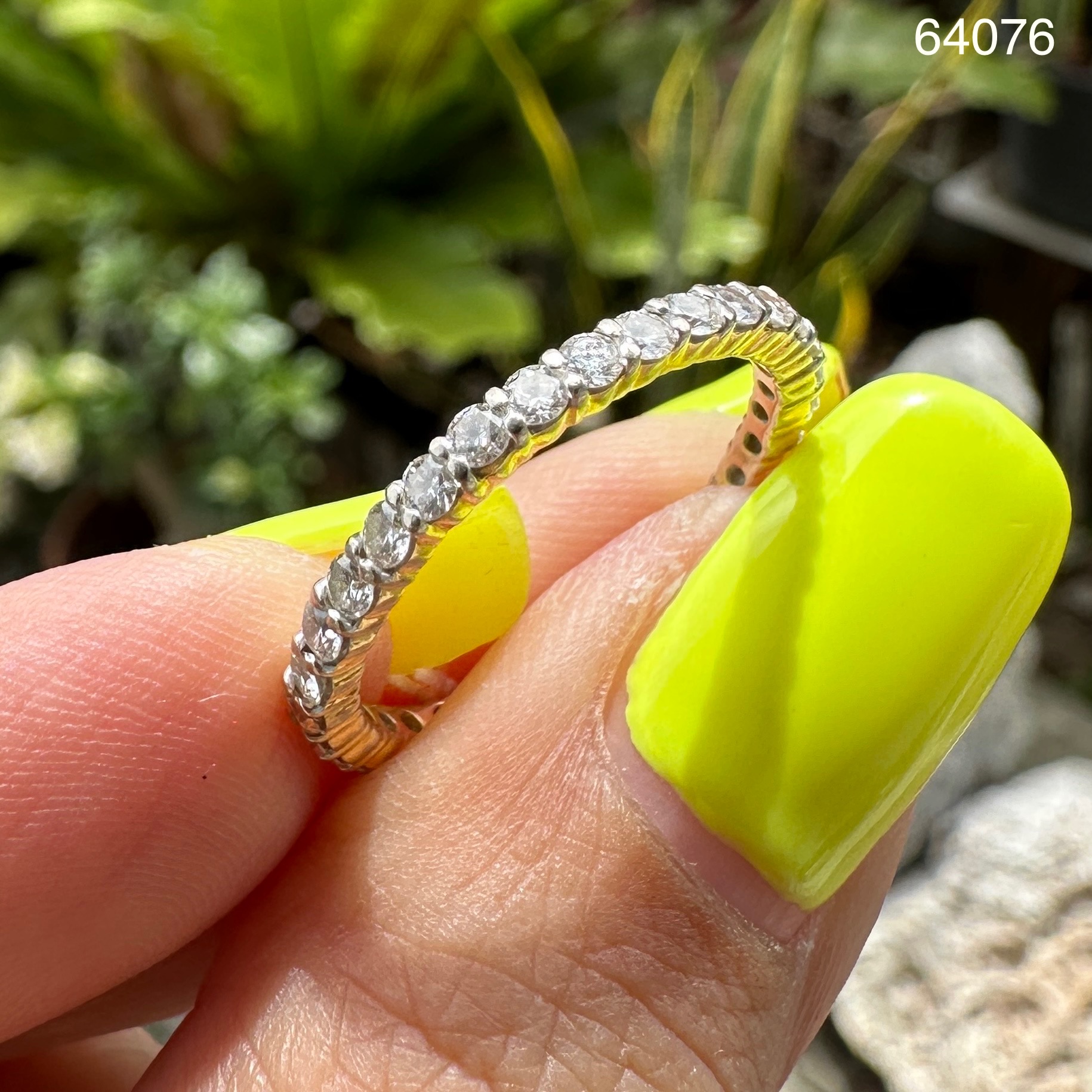 รหัส 64076 แหวน เพชรรอบ เพชร 32 เม็ด 0.80 กะรัต ทอง18K ขนาด 54.5 นน. 2.00 g