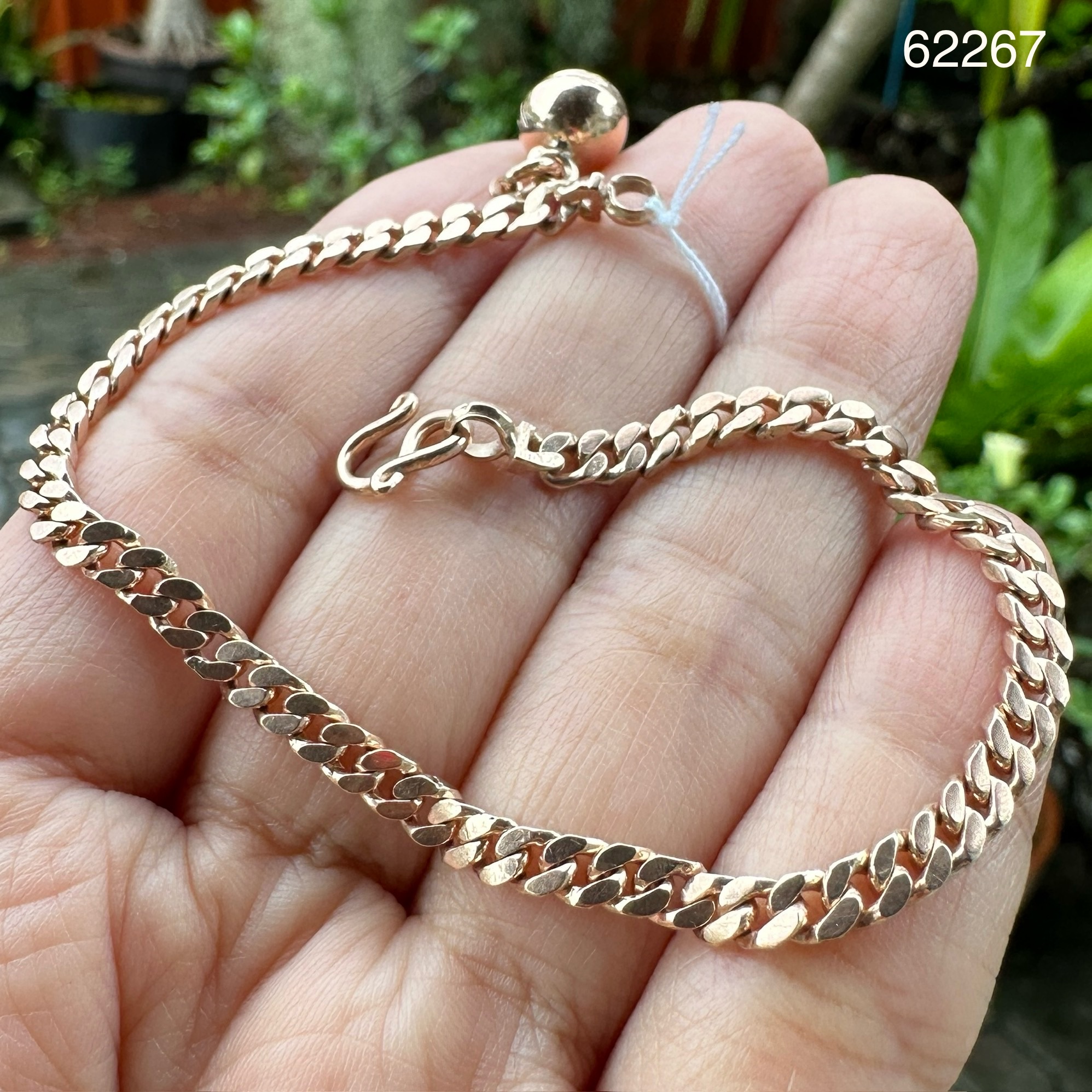 รหัส 62267 สร้อยข้อมือ นาก40 ลายบิดแบน รอบเส้น กระพรวน ตุ้งติ้ง มีเสียงดังกรุ๊งกริ๊ง งานสวยมาก นน. 8.00 g