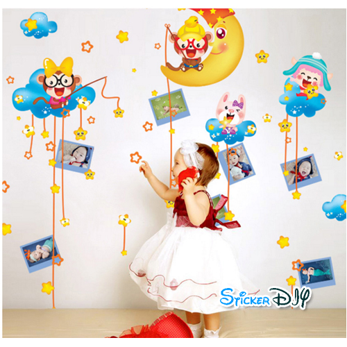 Wall Sticker สติ๊กเกอร์ติดผนังกรอบรูป ลิงน้อยตกดวงดาว (กว้าง184xสูง127cm.)