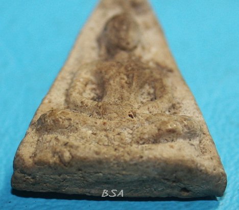 พระพุทธ เนื้อผงเก่า เนื้อพุทธคุณ วัดทรายงาม จันทบุรี(1)