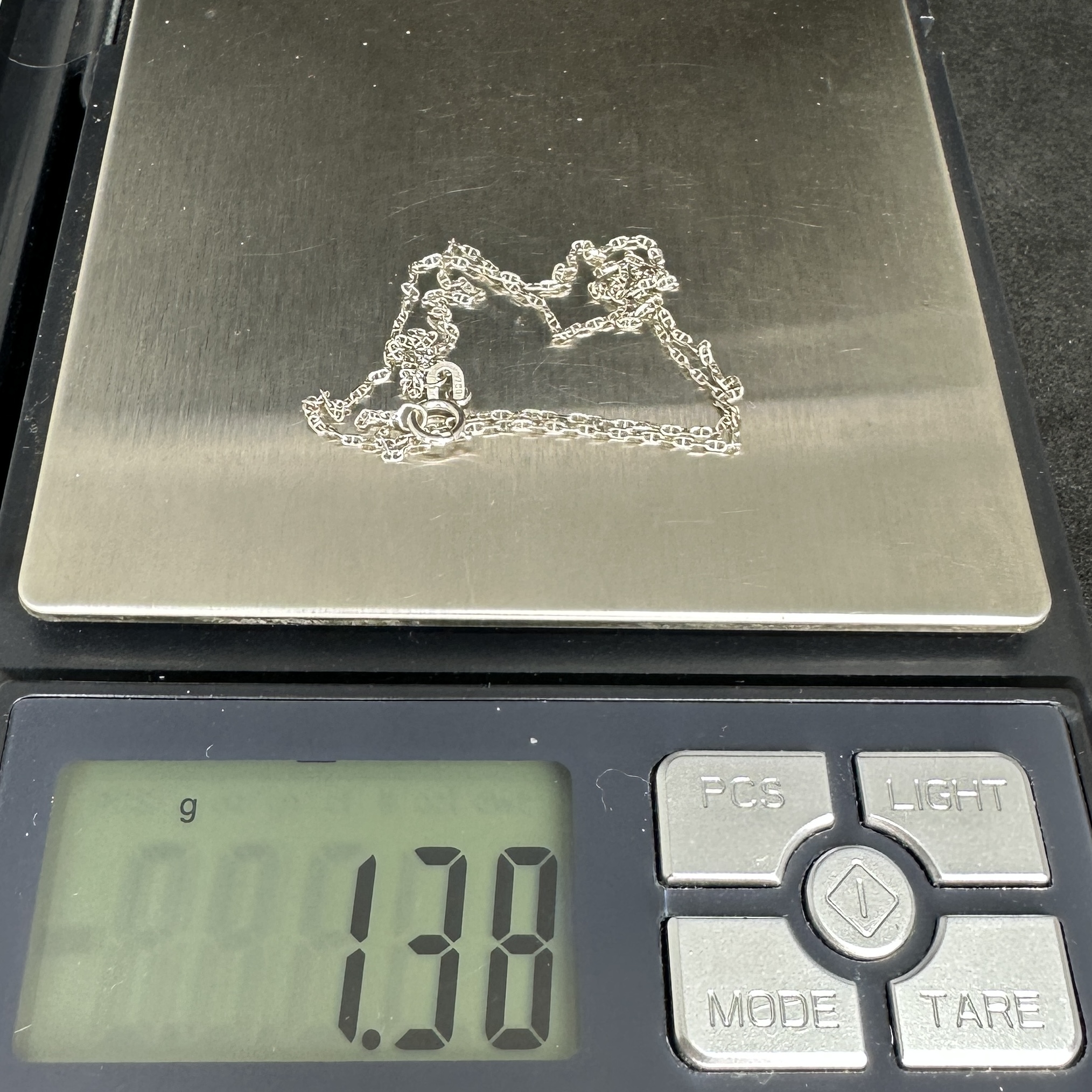 รหัส 64522 สร้อยคอ อิตาลี750 ทอง18Kขาว ลายเลข 8 รอบเส้น ความยาว 15 นิ้ว นน. 1.38 g