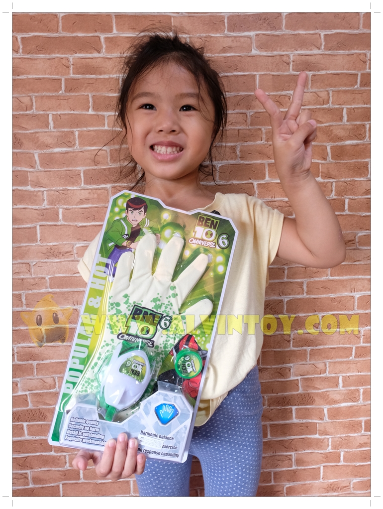 ถุงมือ Ultimate Ben 10