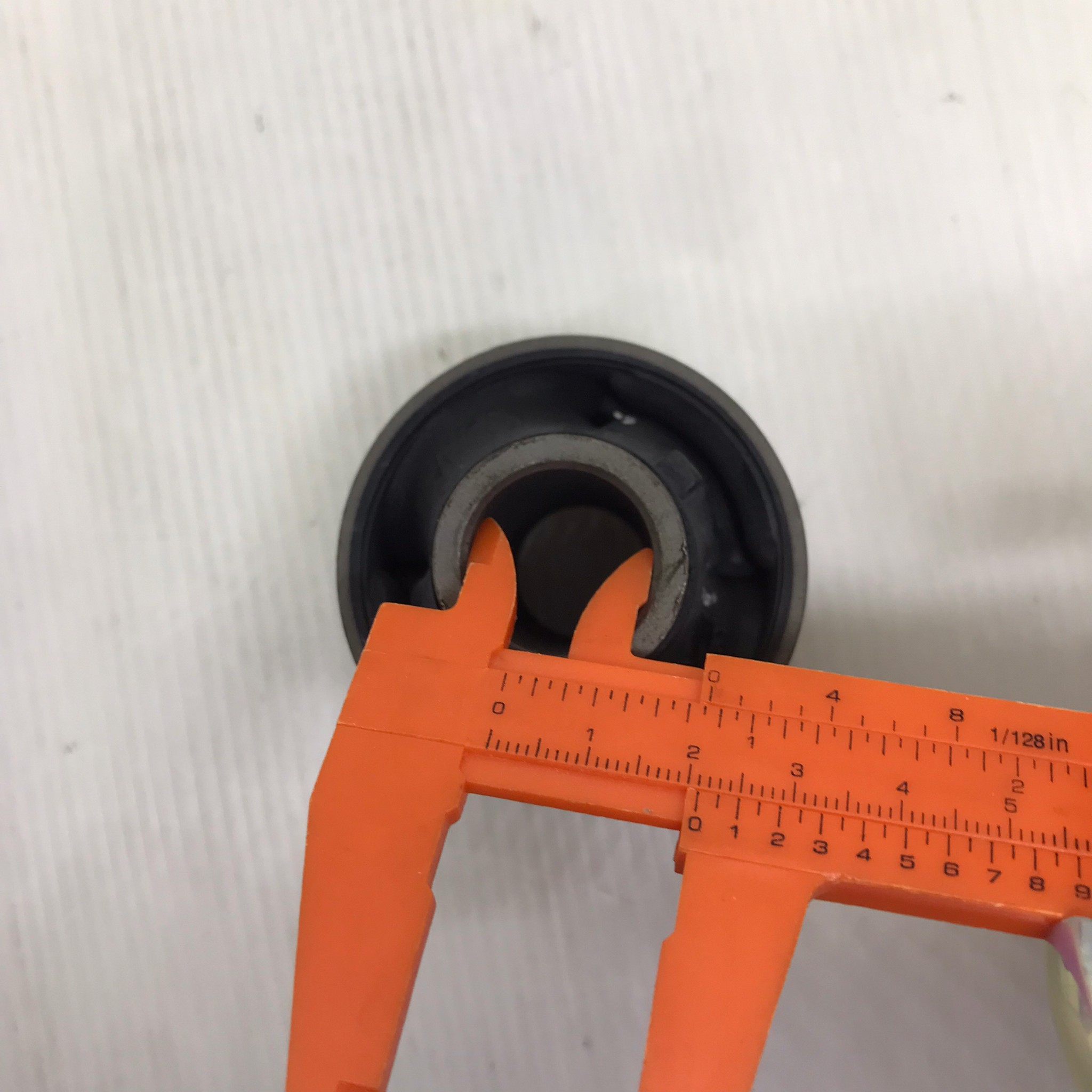 (1ตัว) บู๊ชปีกนก TOYOTA ตัวล่าง ตัวใหญ่ VIOS ปี 2007-2012 NCP93 / YARIS NCP91 ตัว ล่าง โตโยต้า วีออส ยาริส / LOWER / BIG ARM BUSHING ยี่ห้อ RBI / เบอร์ 48655-0D051 / T24NC93WB