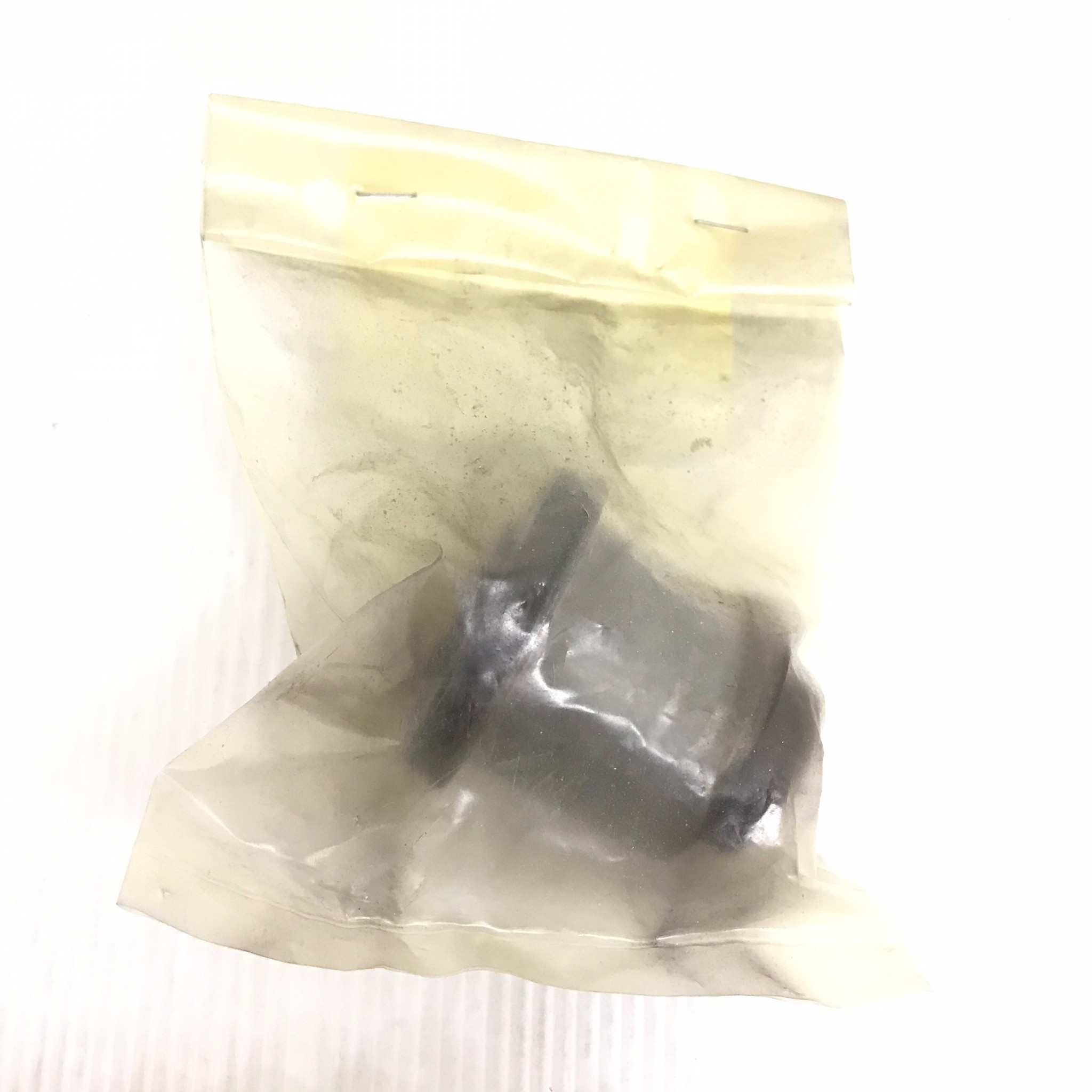 (แท้ศูนย์) (1ตัว) บู๊ชปีกนก MAZDA / FORD FORD RANGER 2WD, 4WD ตัว บน / มาสด้า ฟอร์ด / ไฟเตอร์ เรนเจอร์ / UPPER / ARM BUSHING / ยี่ห้อ MAZDA / เบอร์ UH71-34-470 /