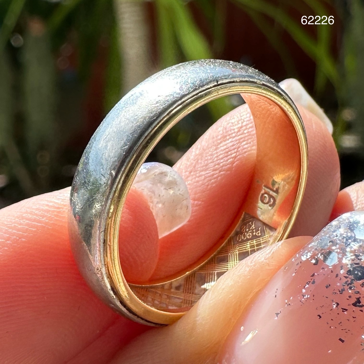 รหัส 62226 แหวน ปลอกมีด แบรนด์ Burberrys งาน Platinum PT900 + ทอง18K size 56 นน. 8.84 g