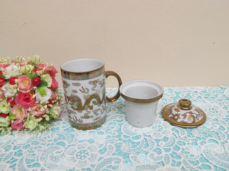 ถ้วยกรองชา แพ็คถุงทอง ผูกโบว์สีทอง พร้อมป้ายชื่อ