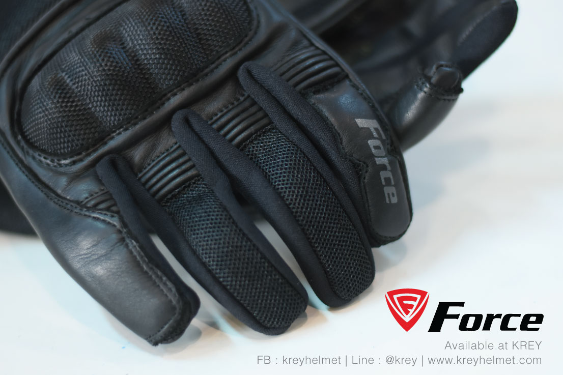 Force gloves model Airflow แบรนด์สเปน