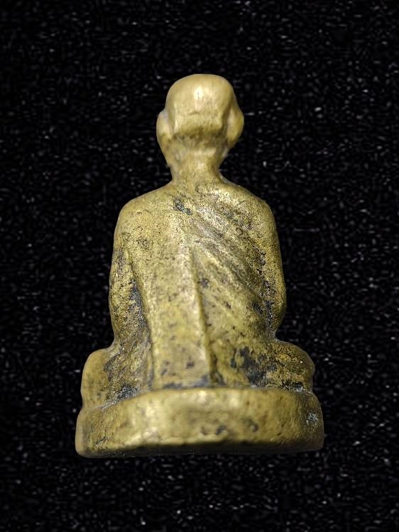 รูปหล่อ พระเกจิ อุ้มบาตร ไม่ทราบรุ่นปี