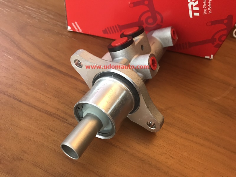 แม่ปั๊มเบรคบน FOCUS ปี04-07 / 3M51-2140-AA