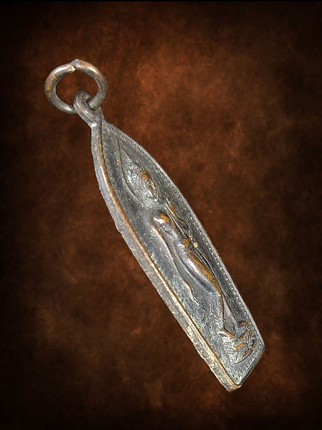 เหรียญพระพุทธปางลีลา หลวงพ่อรวย วัดท่าเรือ จ.ระยอง ปี 2536