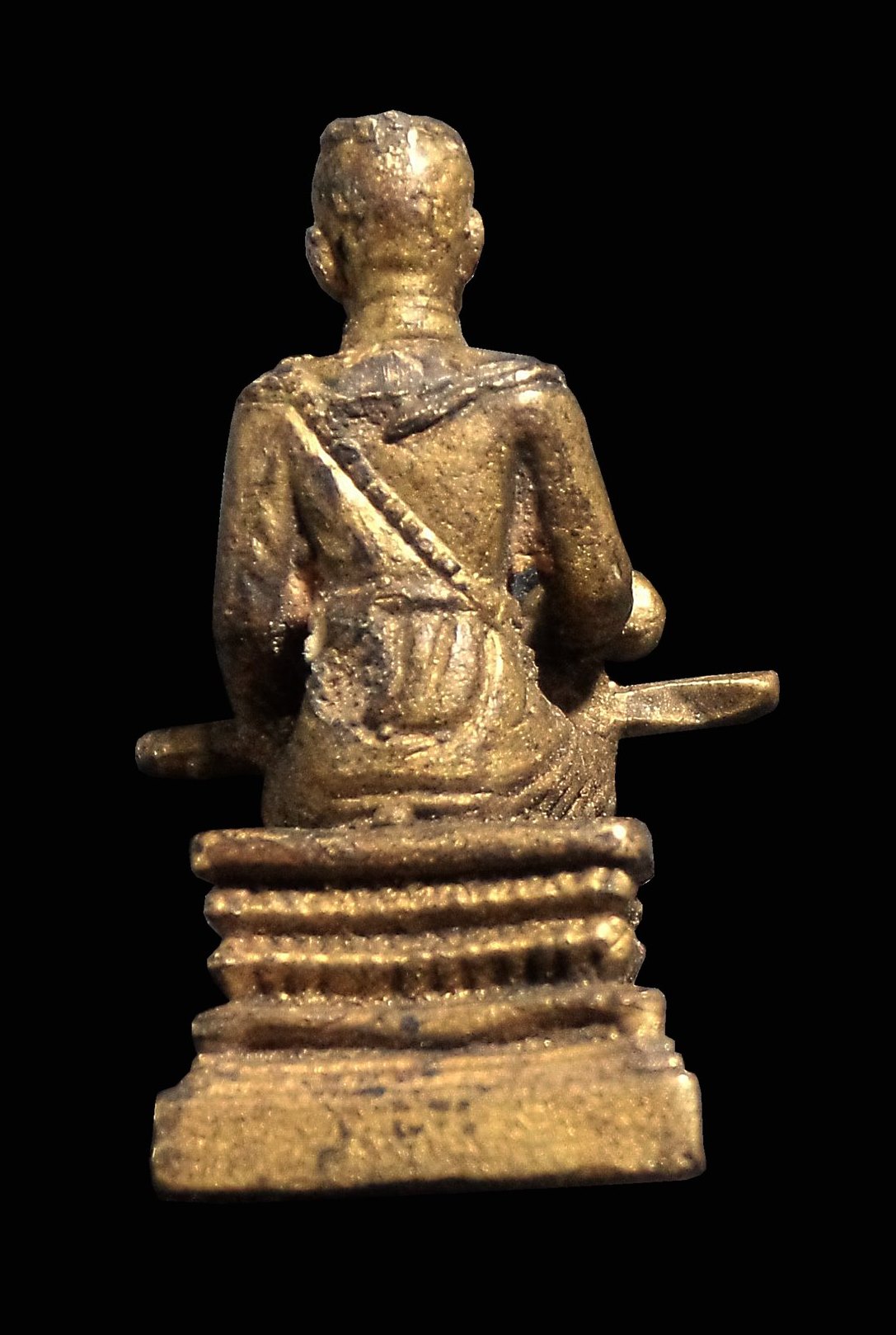 รูปหล่อสมเด็จพระนเรศวร หลั่งน้ำสิโรฑก