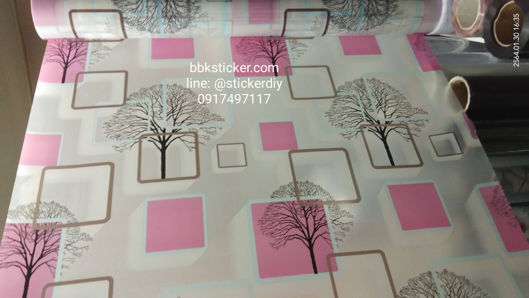 สติ๊กเกอร์ฝ้าติดกระจก แบบมีกาวในตัว 3D Tree สีชมพู (หน้ากว้าง 90cm) เมตรละ 89 บาท