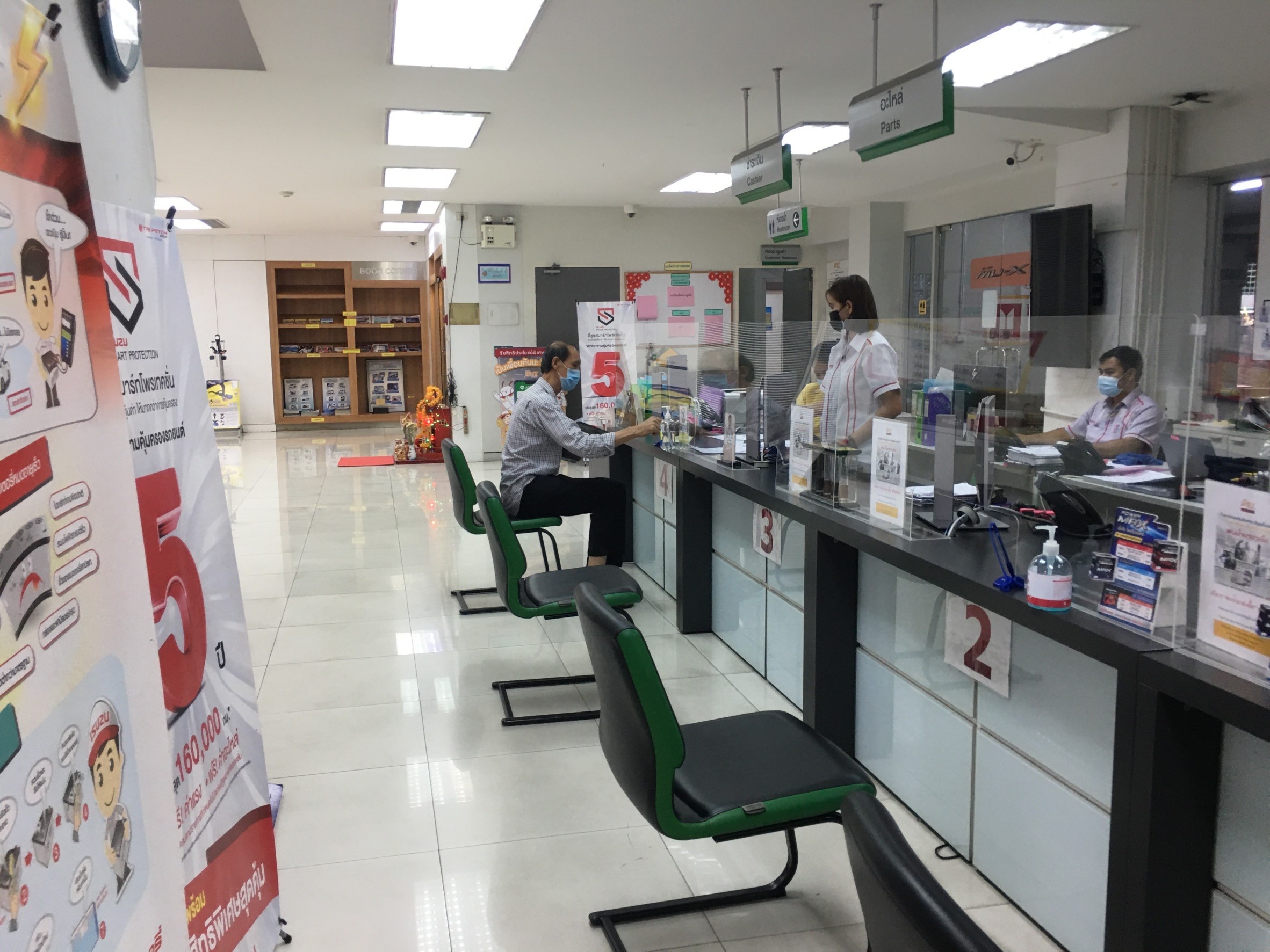 Acrylic Partition for ISUZU