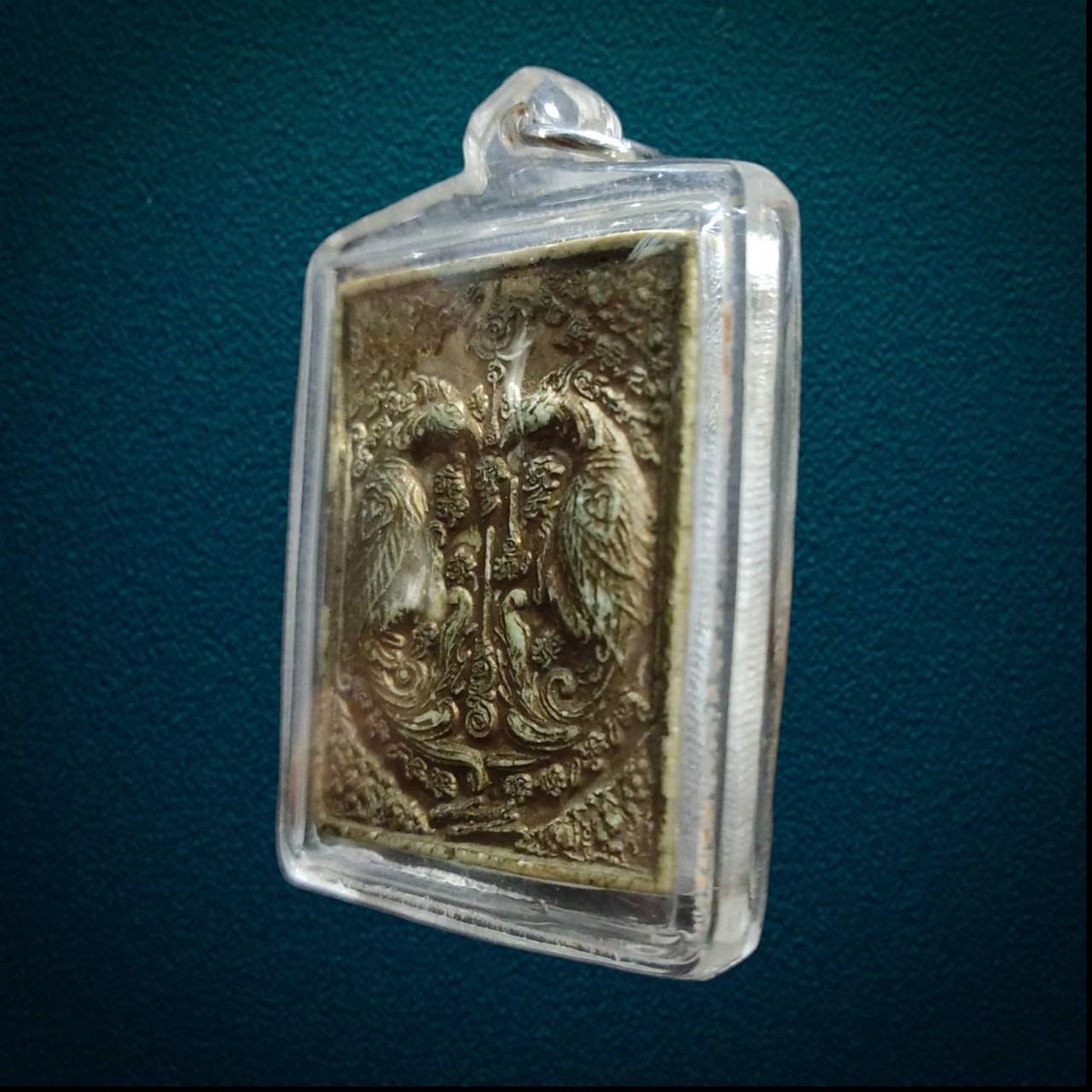 พระผงเทพสาริกาคู่ ครูบากฤษณะ วัดป่ามหาวัน จ.นครราชสีมา