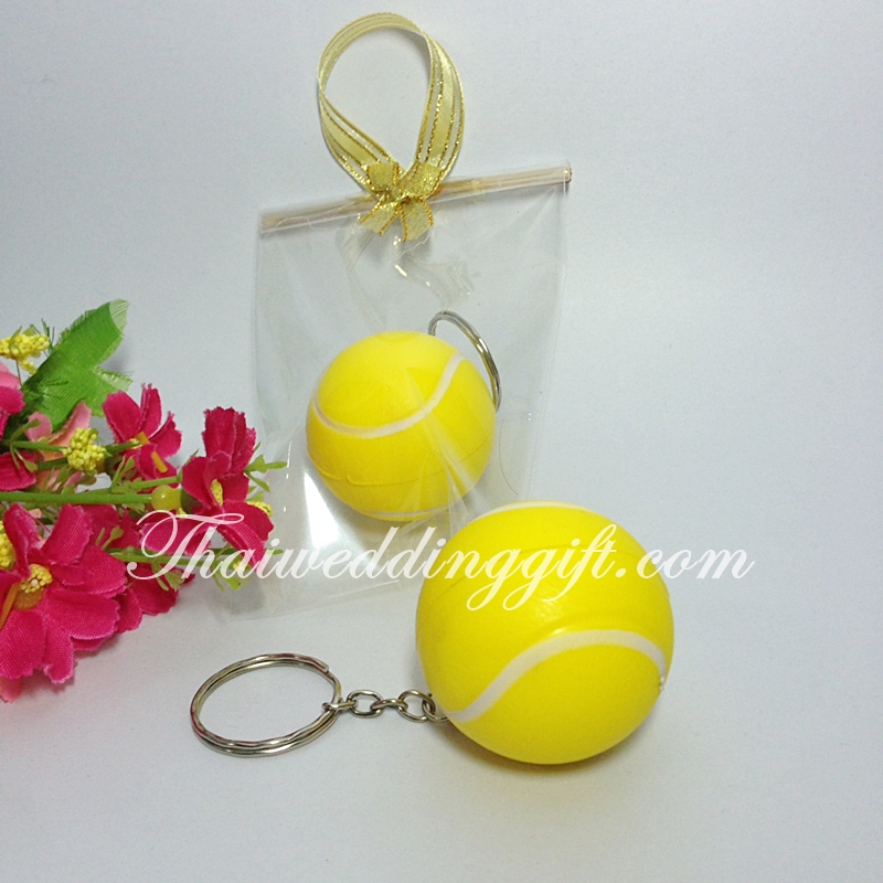 พวงกุญแจยาง ลูกฟุตบอล คละแบบ แพ็คถุงแก้วติดโบว์ พร้อมป้ายชื่อ