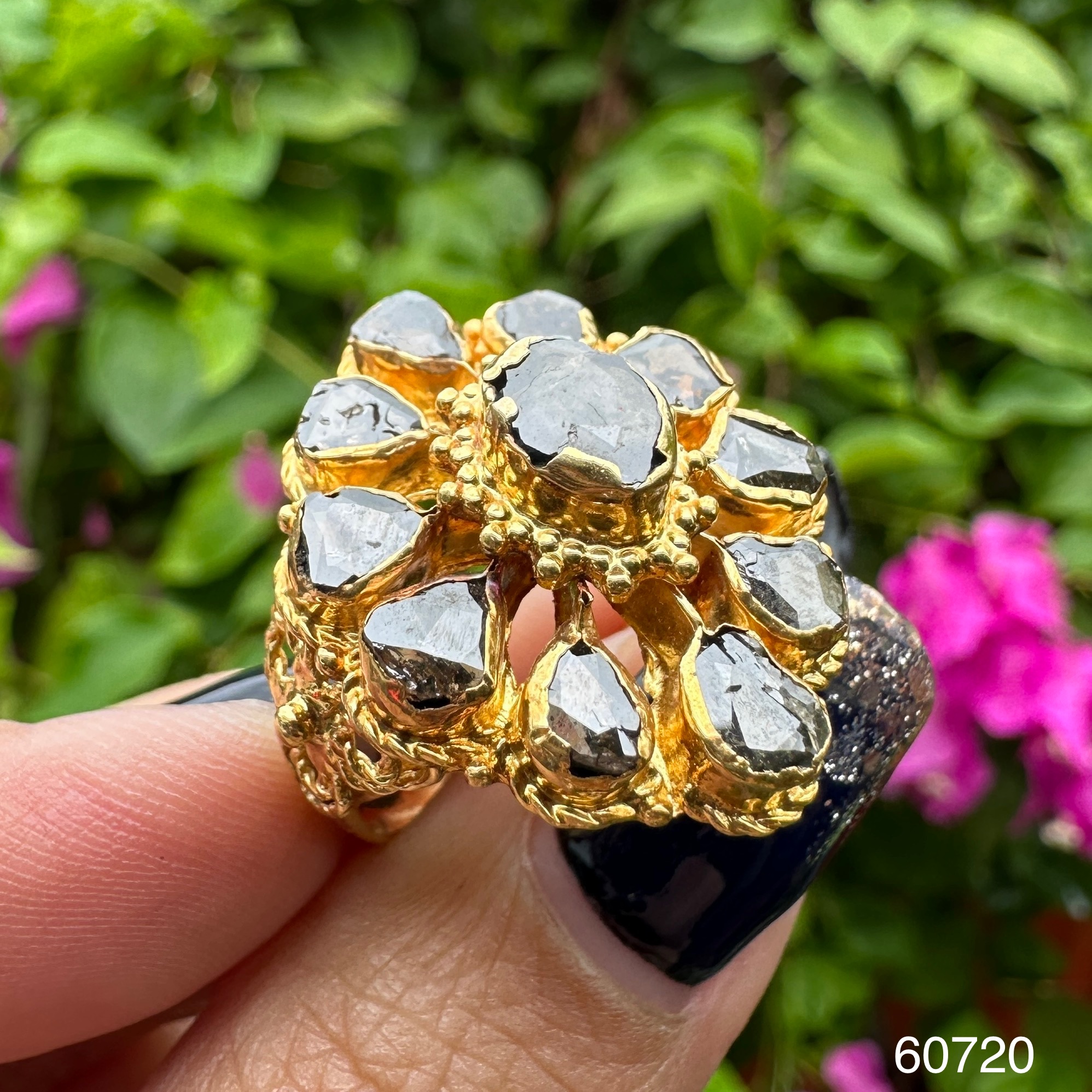 รหัส 60720 แหวน เพชรซีก กระจุก ทรงมาคีย์ ทอง90 งานเก่า หลุดจำนำ สวยมาก นน. 7.71 g