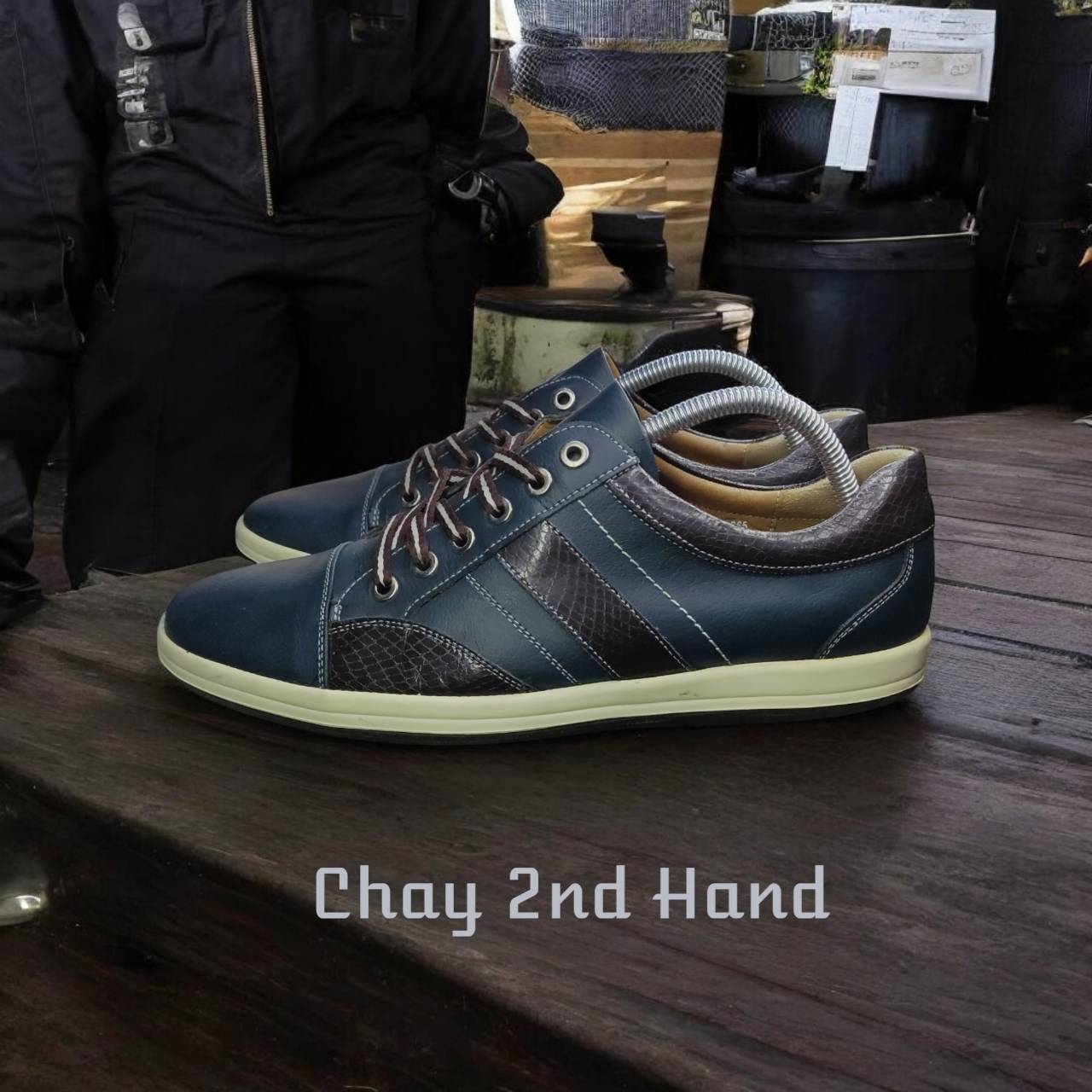 รองเท้ามือสอง SIZE#42 แบรนด์ดัง สภาพสวย ตรงปก SH42A50N379