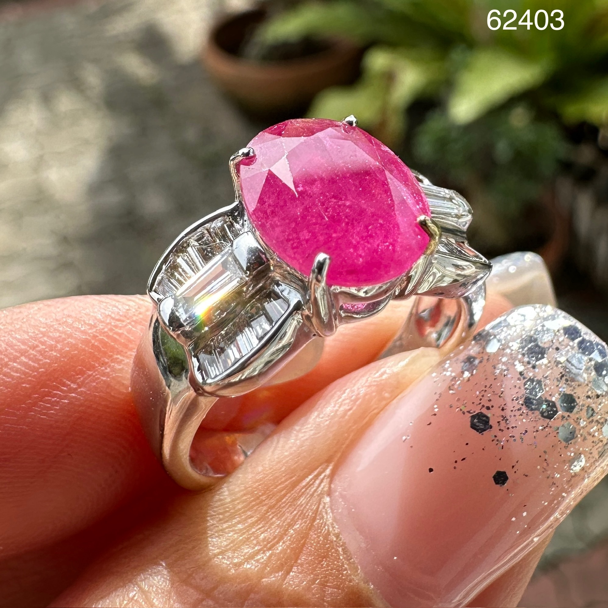 รหัส 62403 แหวน ทับทิม พม่า ฝังเพชร 22 เม็ด 0.30 กะรัต ทอง14Kขาว size 53 งานสวยมาก นน. 7.07 g