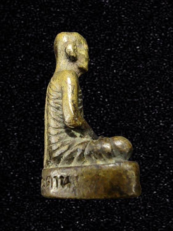 รูปหล่อ หลวงปู่เมฆ วัดลำกระดาน กรุงเทพฯ