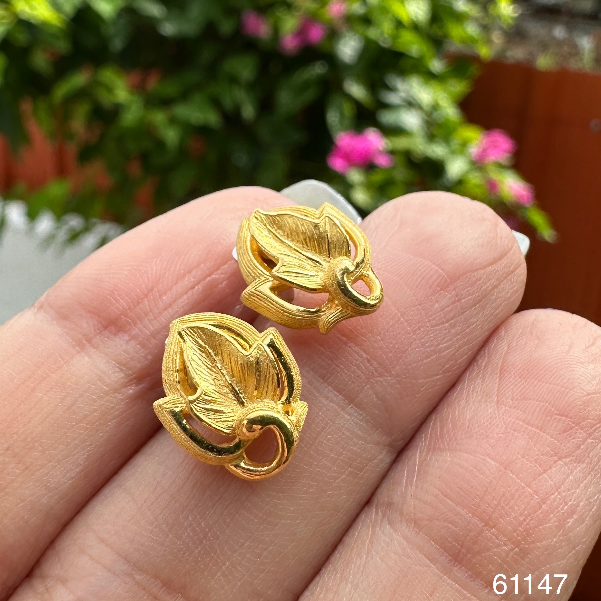 รหัส 61147 ต่างหู Prima Gold ทอง24K ลายใบองุ่น แป้นทอง14K งานสวยมาก นน. 5.48 g