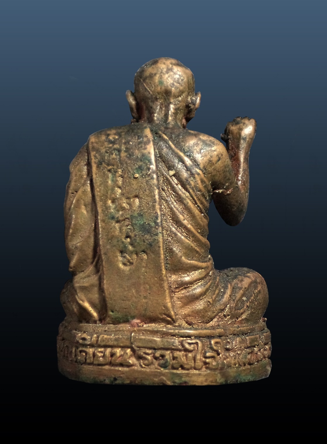 รูปเหมือนบูชานั่งกวัก หน้าตัก 2 นิ้ว หลวงปู่ขุ้ย ฐิตธัมโม วัดซับตะเคียน จ.เพชรบูรณ์