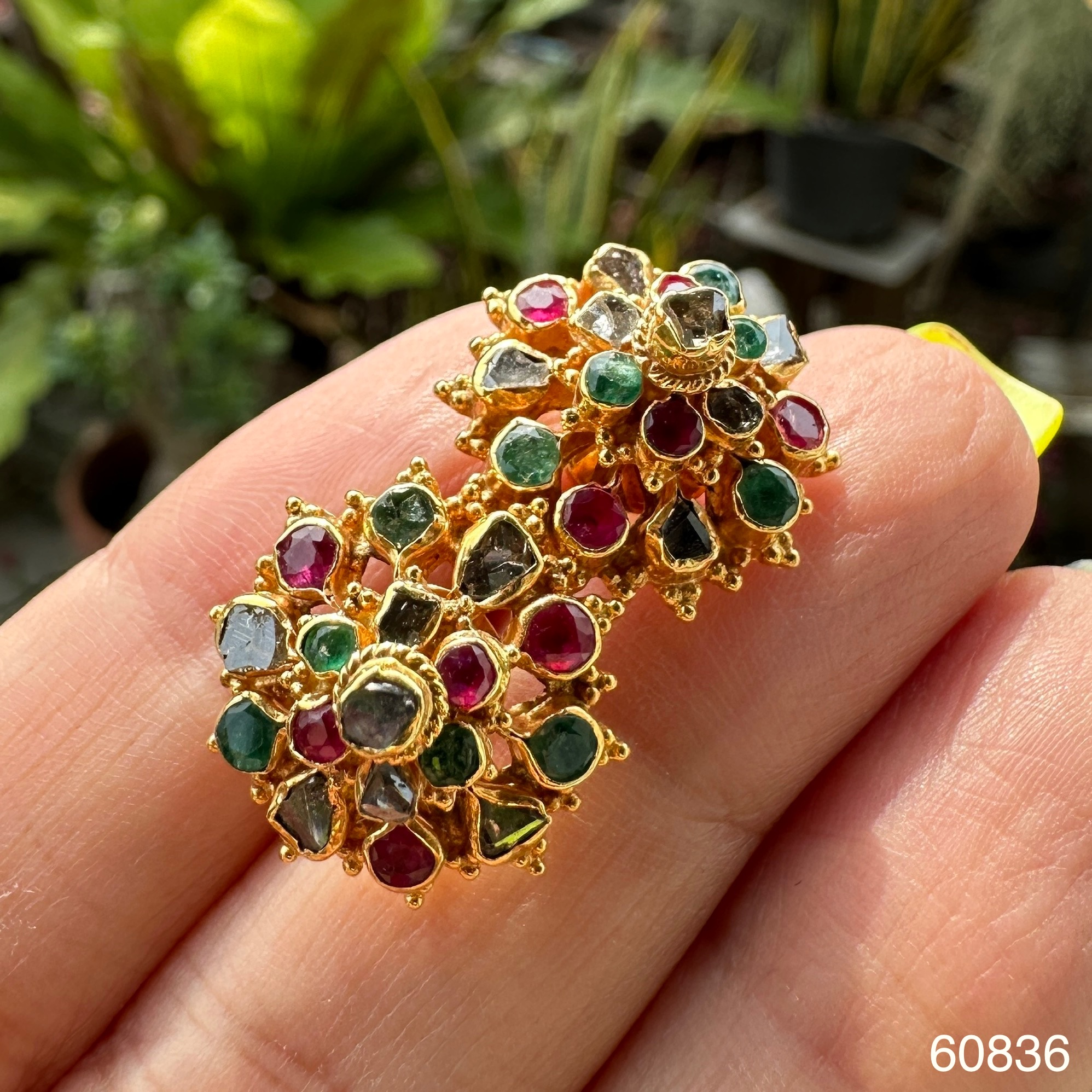 รหัส 60836 ต่างหู 3 สี กระจุกพิกุล ทับทิม มรกต เพชรซีก ทอง90 งานเก่า หลุดจำนำ สวยมาก นน. 5.31 g