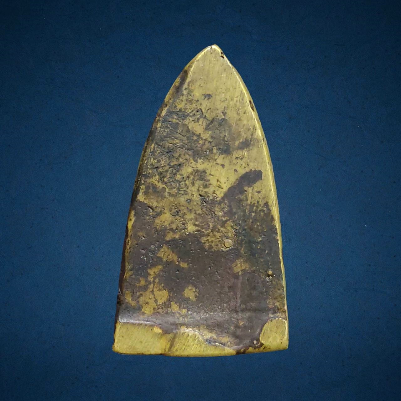 หล่อหลังเตารีด พิมพ์หน้าจีน หลวงปู่ทวด วัดช้างให้ ปัตตานี ปี 2508