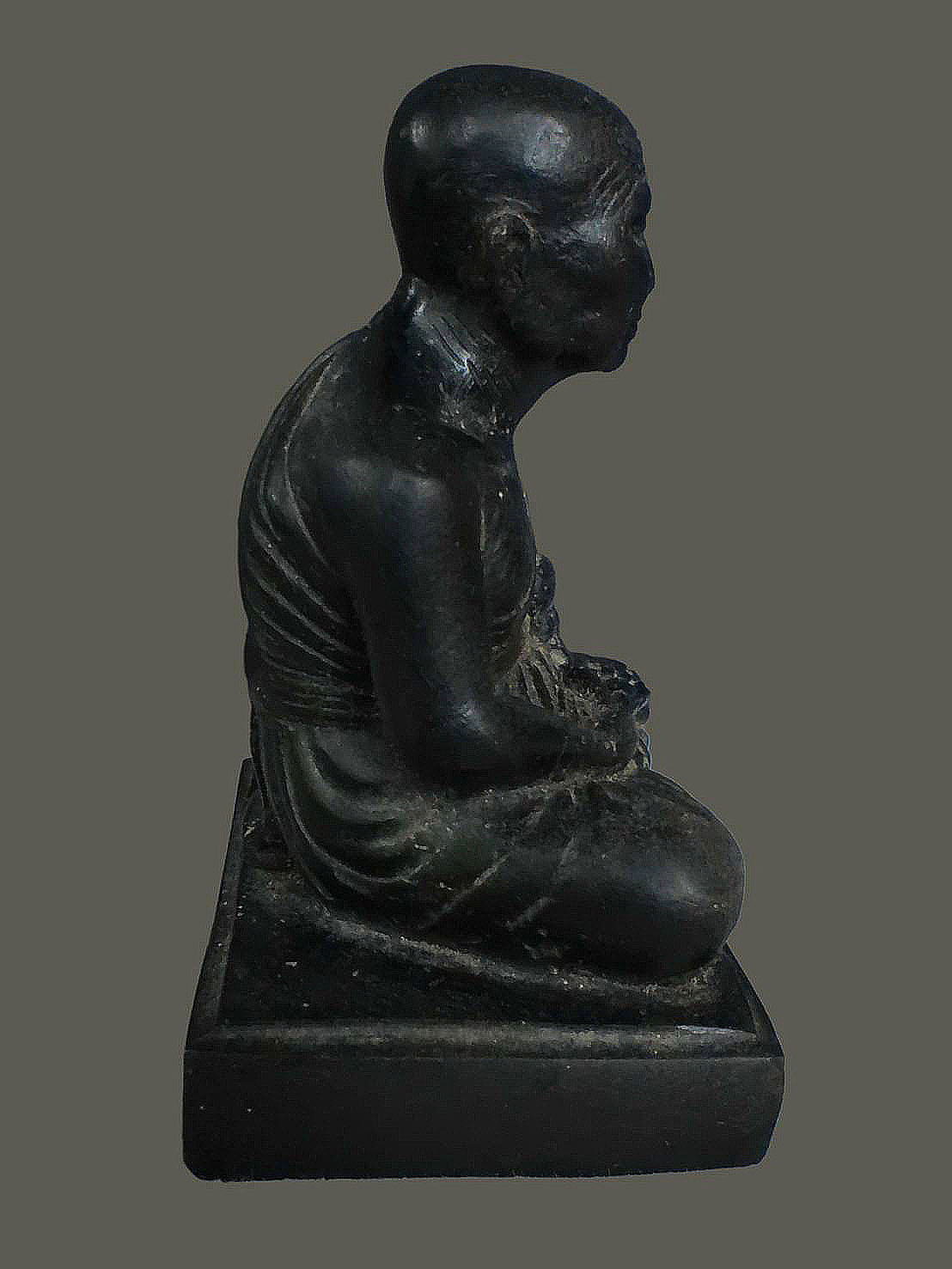 พระบูชา หลวงปู่ทวด วัดช้างให้ ปัตตานี ปี2540 เนื้อทองเหลือง ขนาดสูง 4.5 นิ้ว กว้าง 3 นิ้ว