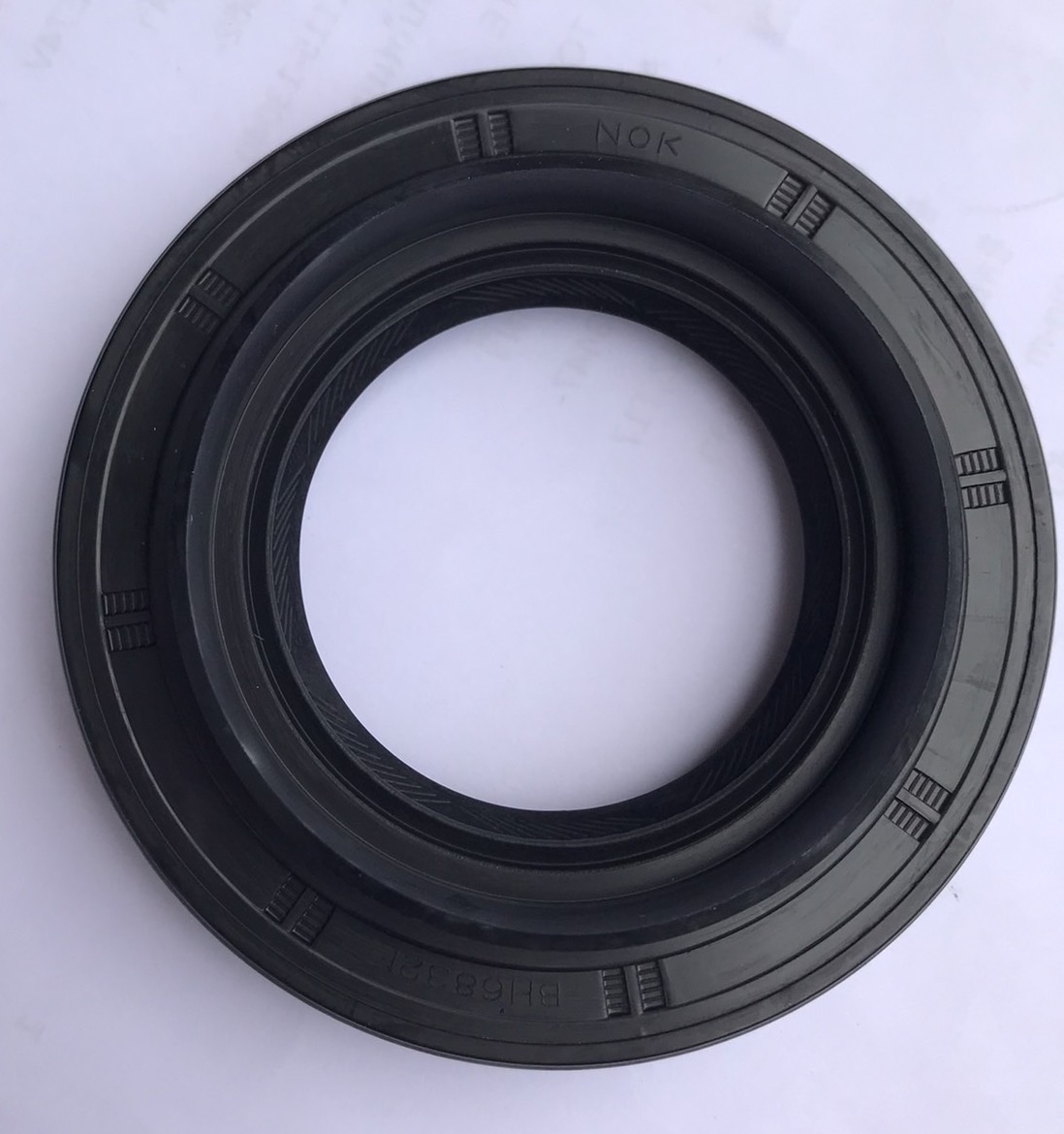 (NOK) ซีลเดือยหมู TOYOTA VIGO / COMMUTER / KDH222 โตโยต้า วีโก้ คอมมูเตอร์ ขนาด ใน 40 นอก 74 สูง 11 มิล เบอร์ 90311-T0013