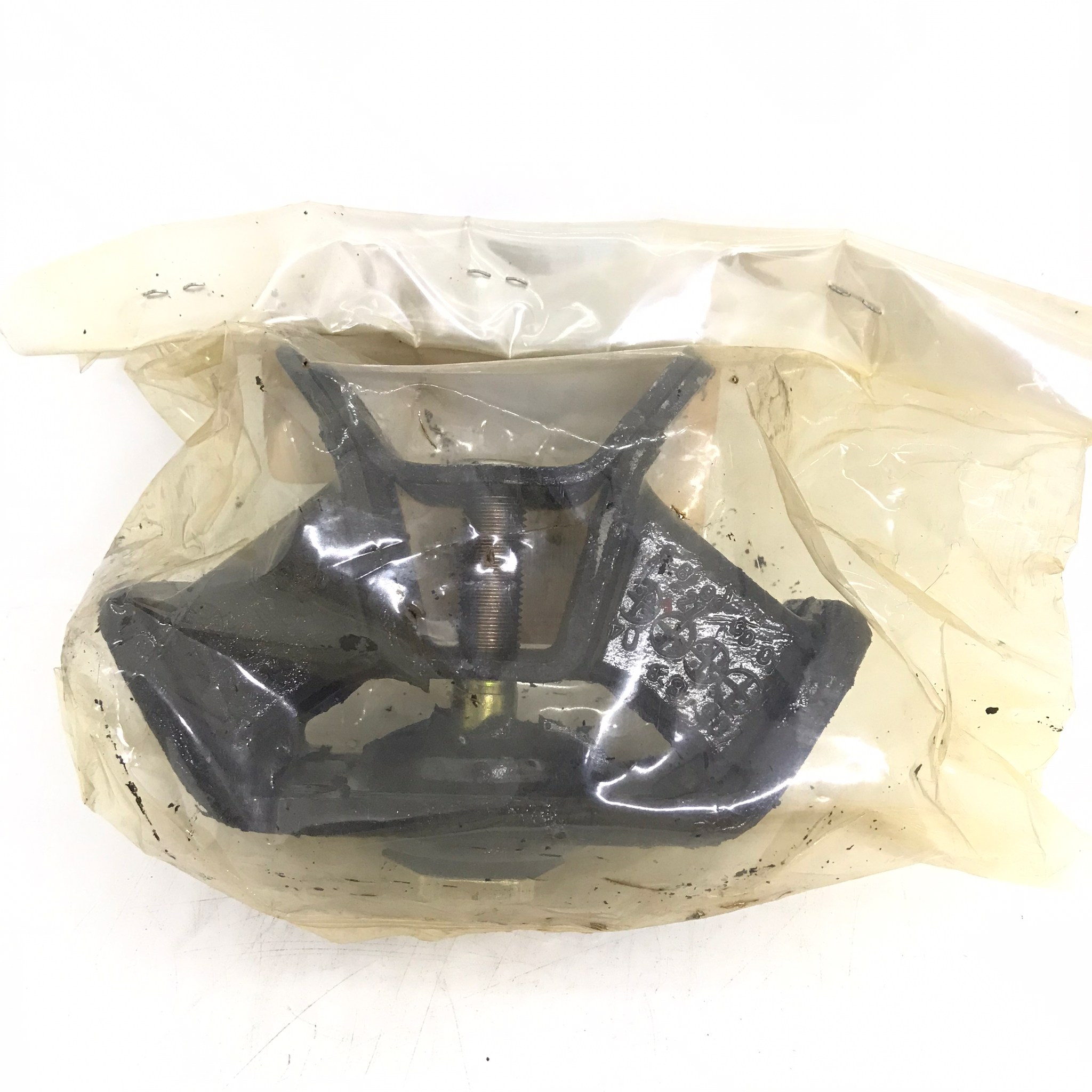 (แท้ศูนย์) ยางแท่นเกียร์ / ยางแท่นเครื่องหลัง TOYOTA LN85 / RT104 / MTX / TIGER D4D โตโยต้า ไมตี้เอ็ก / 12371-05030 / TOYOTA / จำนวน 1 ชิ้น (REAR ENGINE MOUNTING)