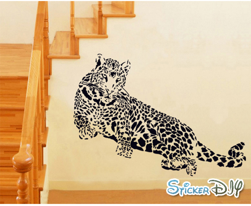 Transparent wall sticker สติ๊กเกอร์ติดผนัง เสือชีตาร์นั่งเล่น (กว้าง110cm.xสูง52cm)